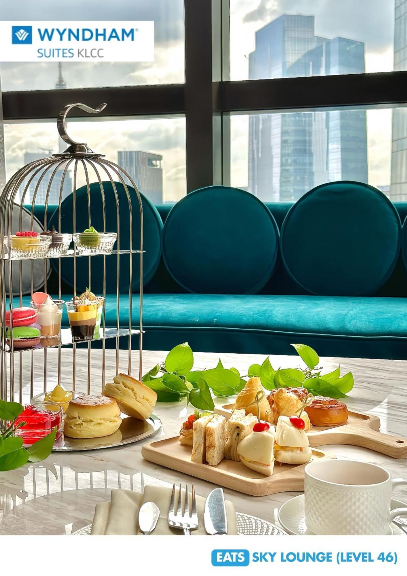 Wyndham Suites Klcc Kuala Lumpur Zewnętrze zdjęcie Afternoon tea at the lounge